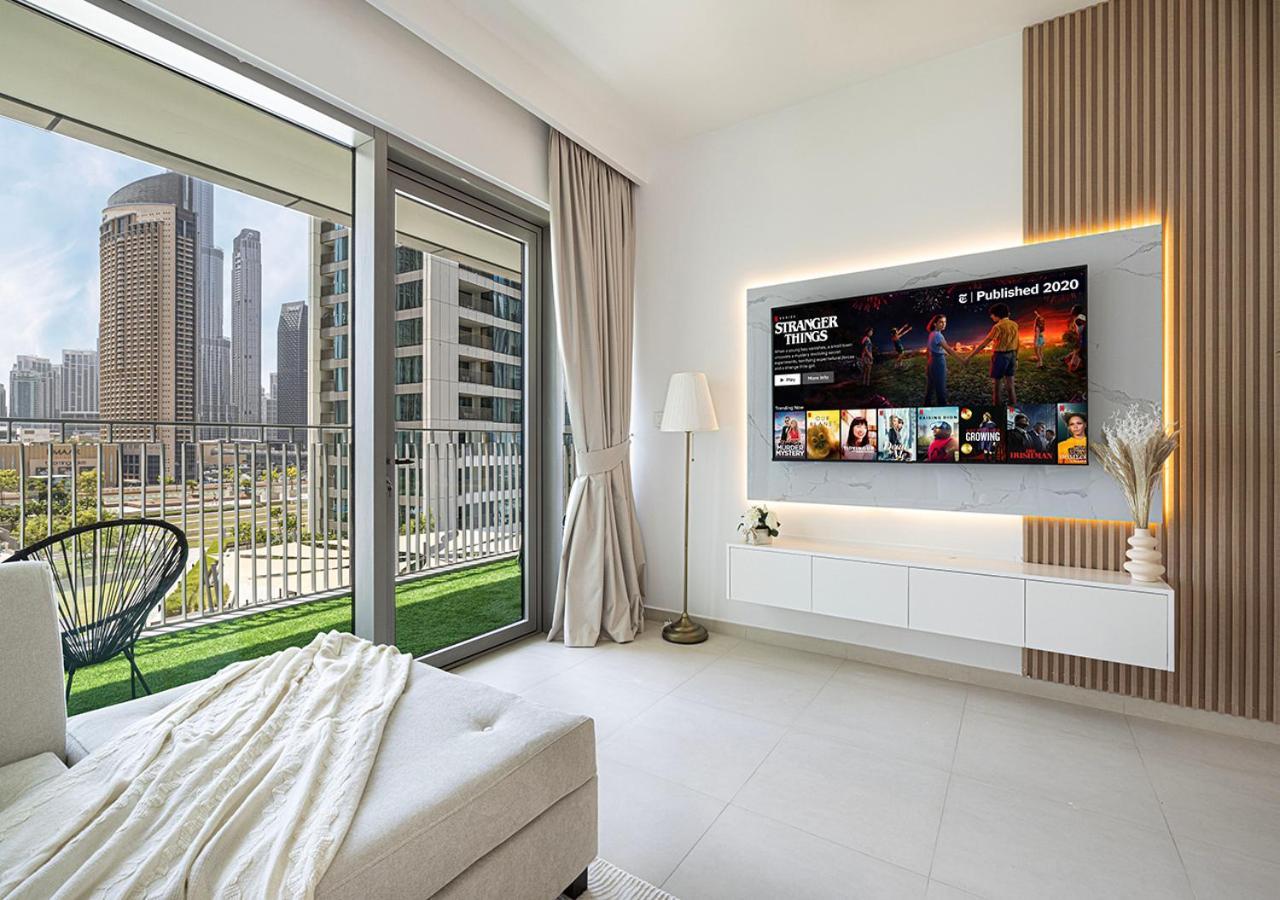 Luxurious Burj Khalifa View 5 Star 4bd In Downtown With Mall Access - Brand New * دبي