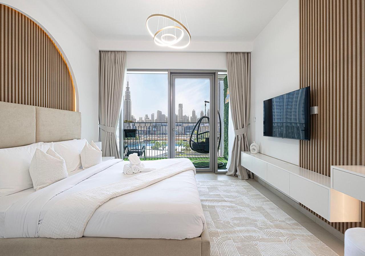 شقة Luxurious Burj Khalifa View 5 Star 4bd In Downtown With Mall Access - Brand New *