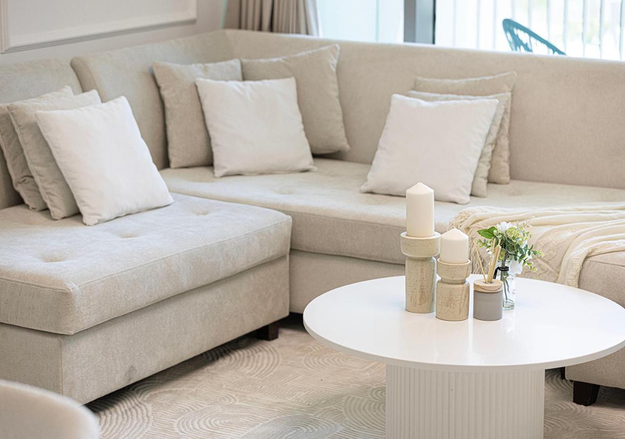 Luxurious Burj Khalifa View 5 Star 4bd In Downtown With Mall Access - Brand New * دبي