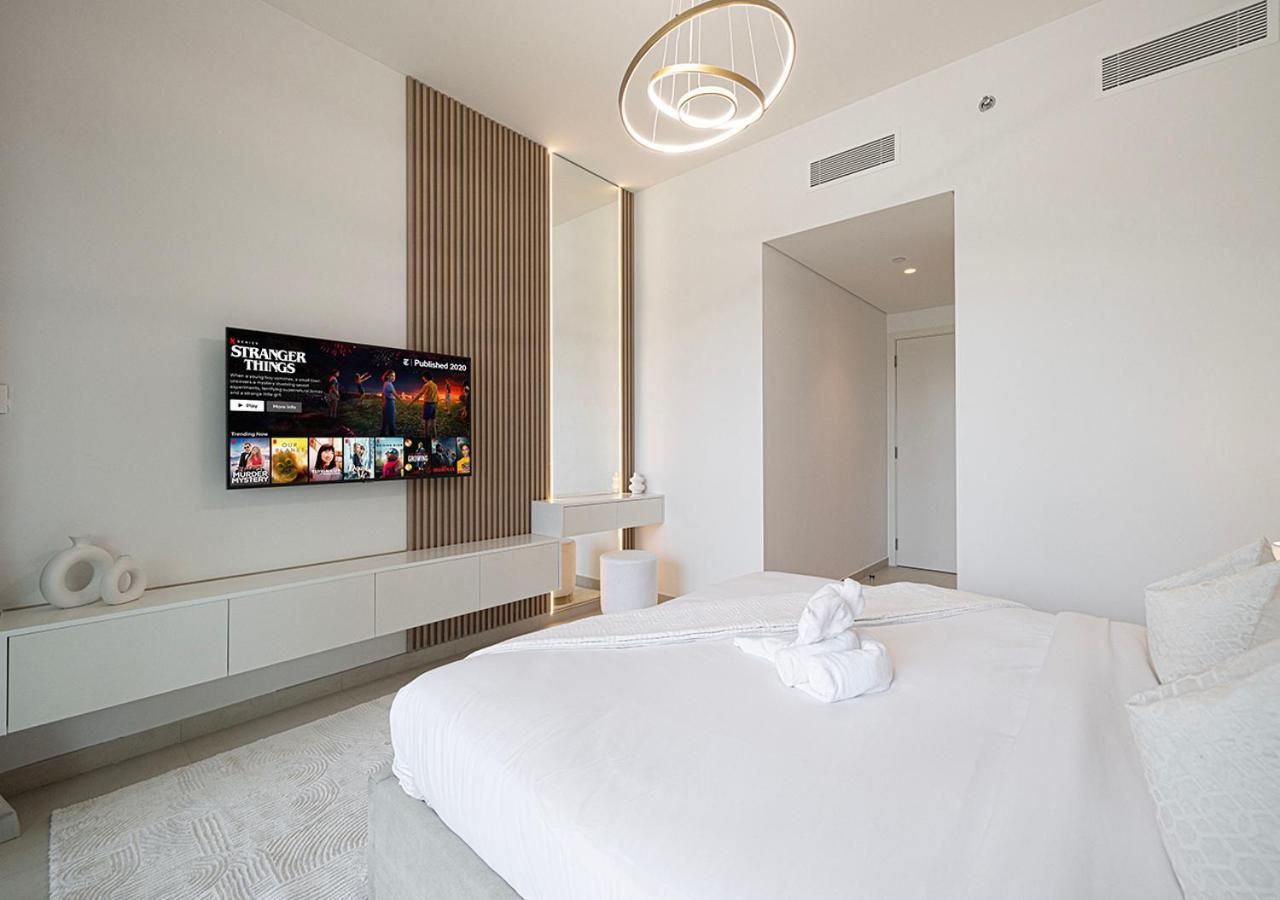 Luxurious Burj Khalifa View 5 Star 4bd In Downtown With Mall Access - Brand New شقة