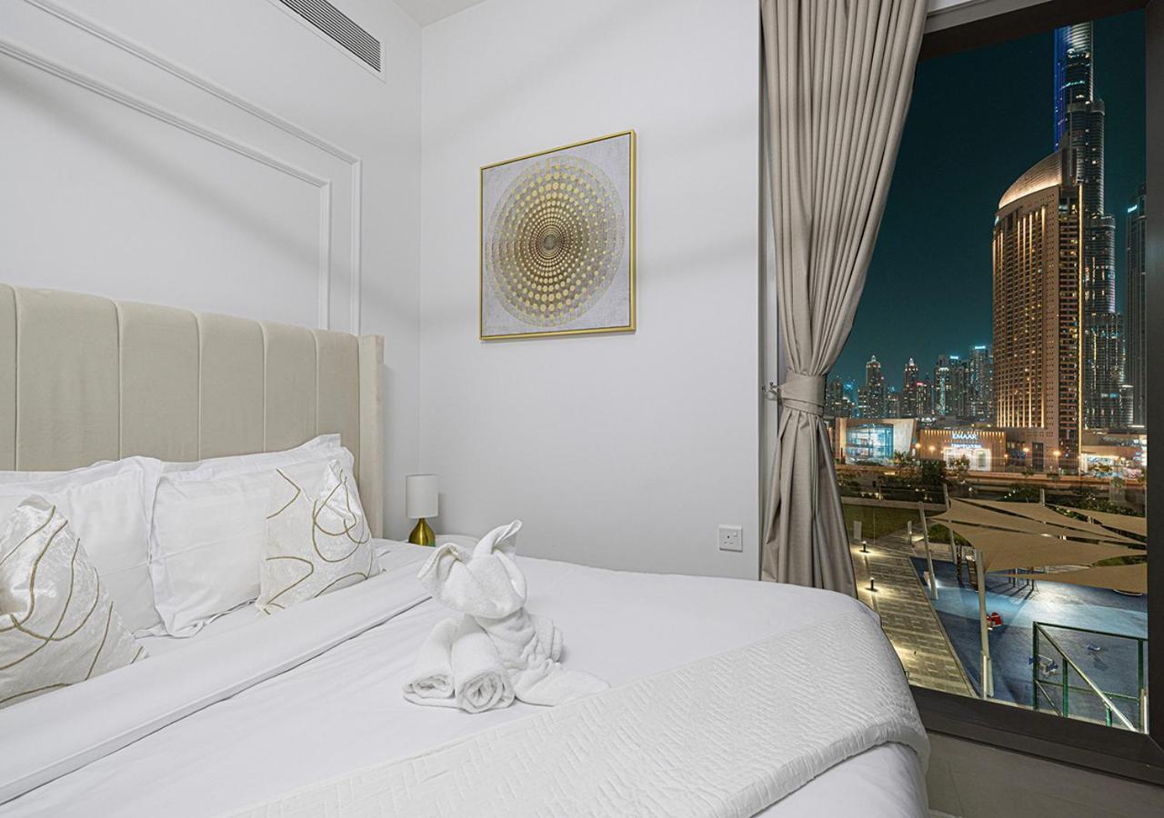 Luxurious Burj Khalifa View 5 Star 4bd In Downtown With Mall Access - Brand New * دبي