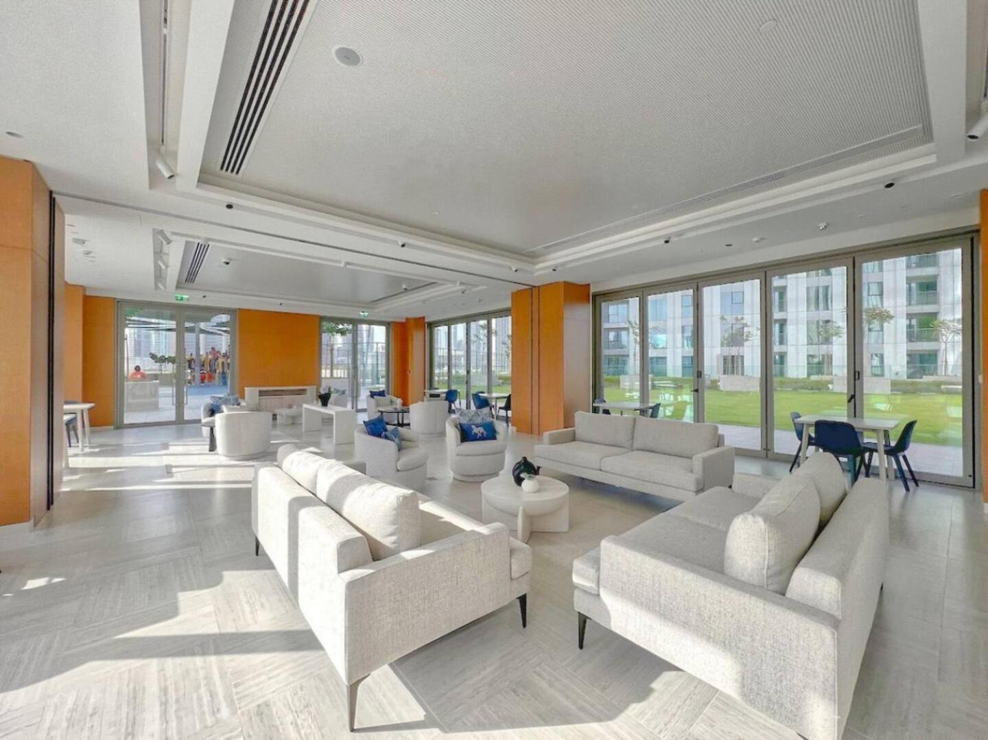 Luxurious Burj Khalifa View 5 Star 4bd In Downtown With Mall Access - Brand New شقة *
